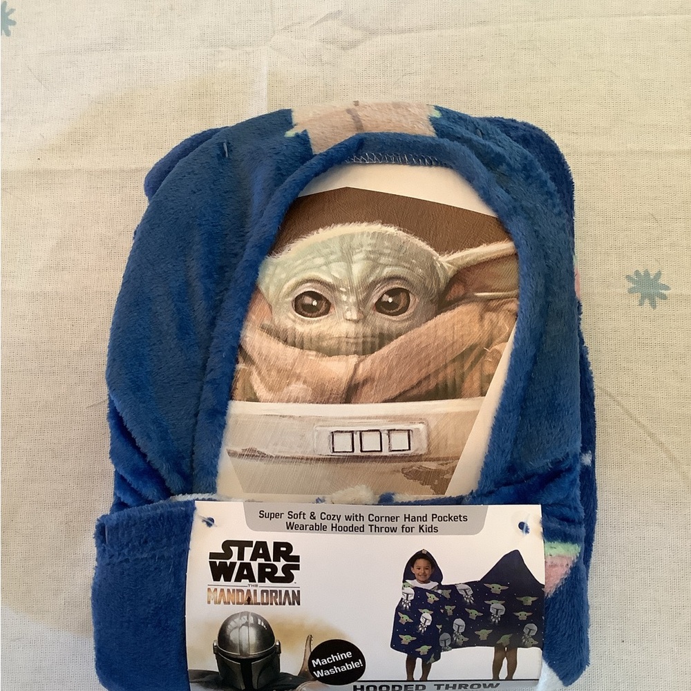 Star Wars Mandalorian Blue Hooded Throw for Kids